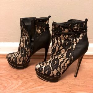 Just fab booties 6 in black lace beige undertone